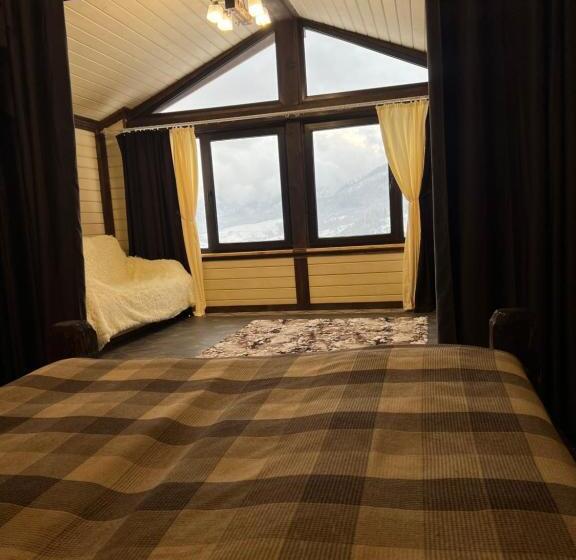 디럭스 4인 룸, готельно ресторанний комплекс кичера