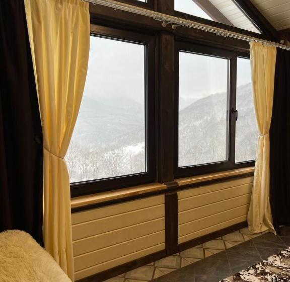 디럭스 4인 룸, готельно ресторанний комплекс кичера