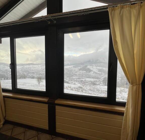 디럭스 4인 룸, готельно ресторанний комплекс кичера