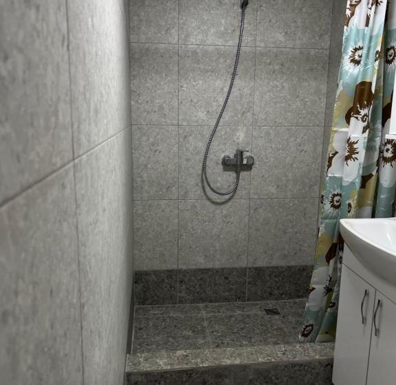 디럭스 4인 룸, готельно ресторанний комплекс кичера