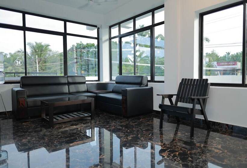 Семейный Номер, Cyril