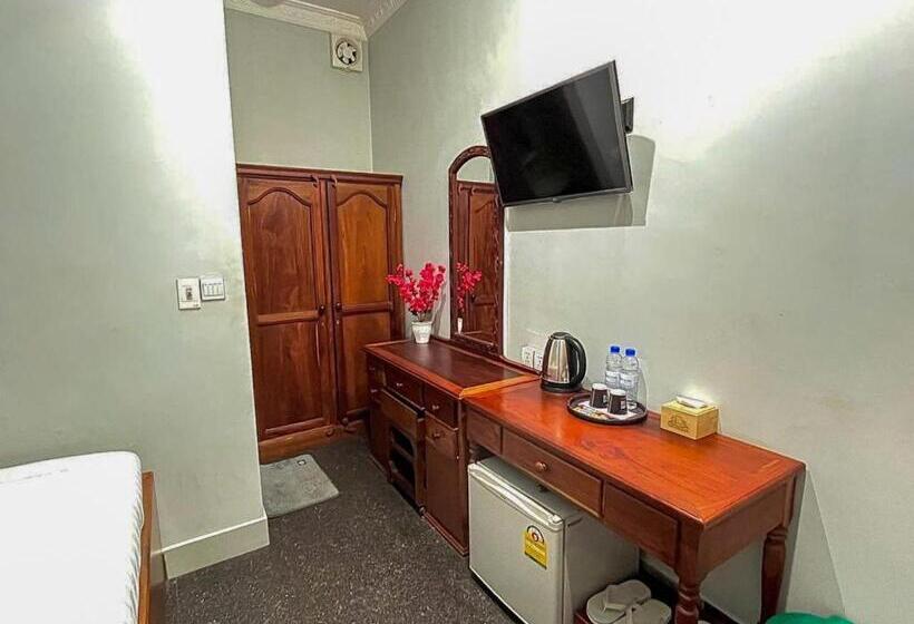 高级大房间, Hong Pep