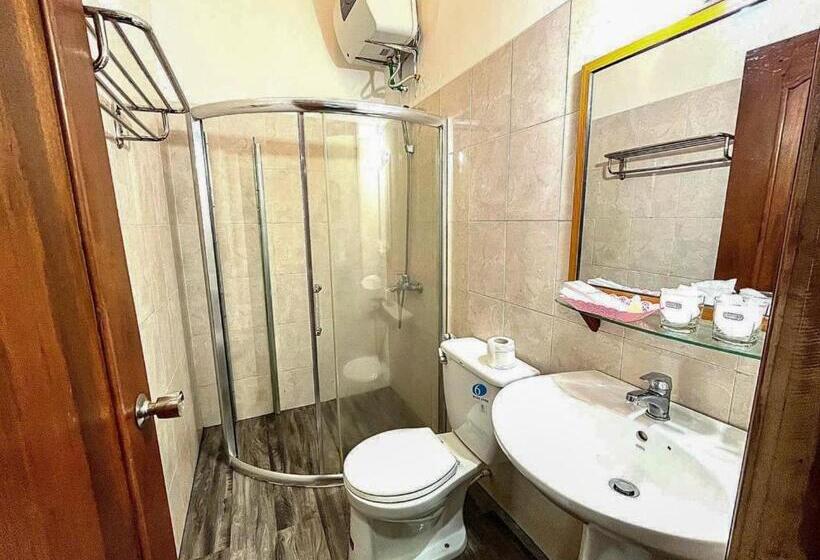 高级大房间, Hong Pep