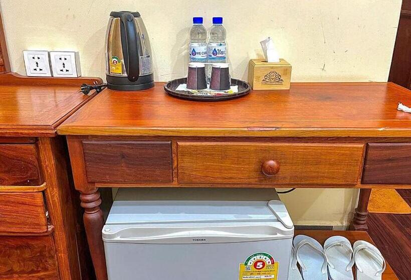 高级大房间, Hong Pep