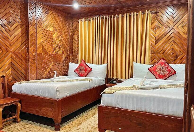 豪华房间, Hong Pep