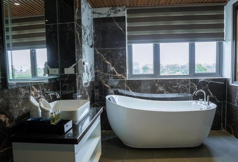 اتاق استاندارد با تخت بزرگ, Royal Dương Nội