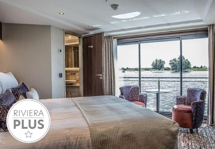 سوییت سوپریور, Ship Ms Oscar Wilde