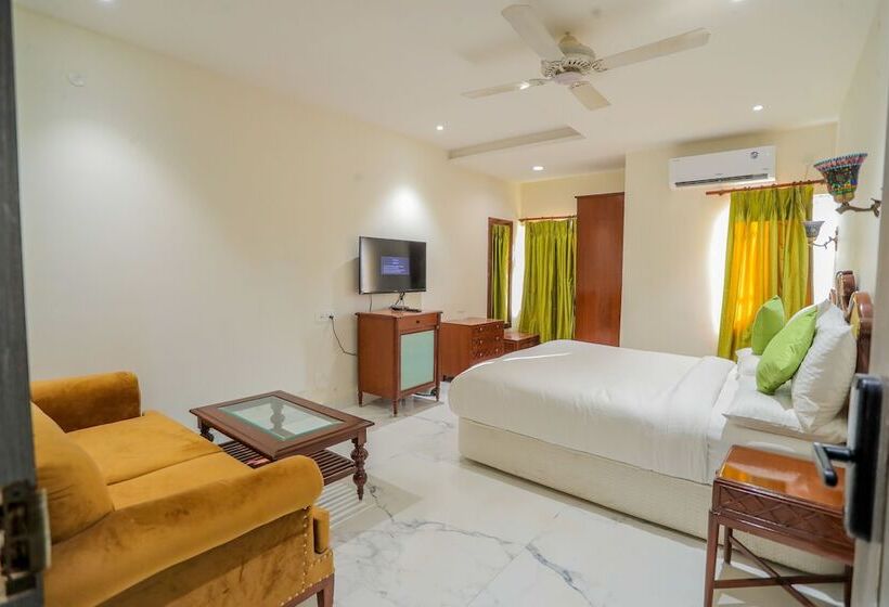 غرفة ديلوكس, The White Seasons