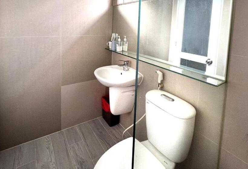 سوئیت با وان آب گرم, Loove Hotel   Khách Sạn Tình Yêu