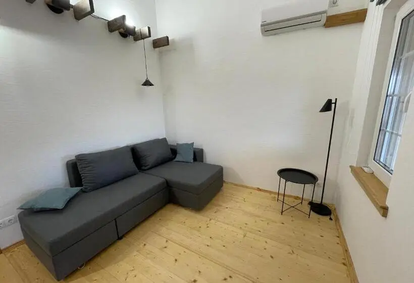 Huoneisto 1 Makuuhuone, Nafta Aparts & Villas