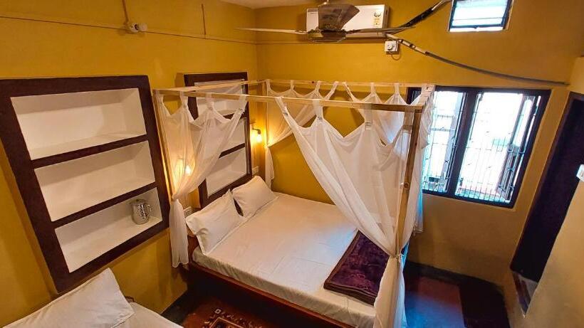 Habitació Triple Superior, Ilika Stays