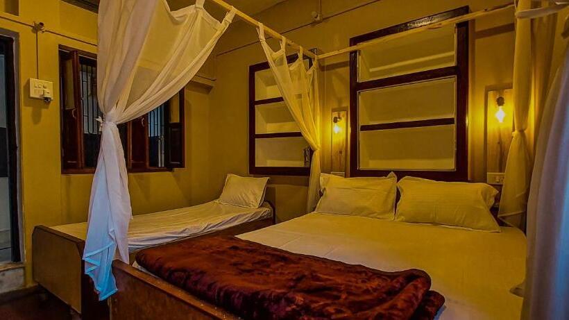 Habitació Triple Superior, Ilika Stays