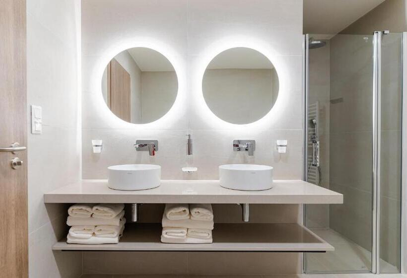 شقة غرفتين, Spa & Wellness Hotel Fitak