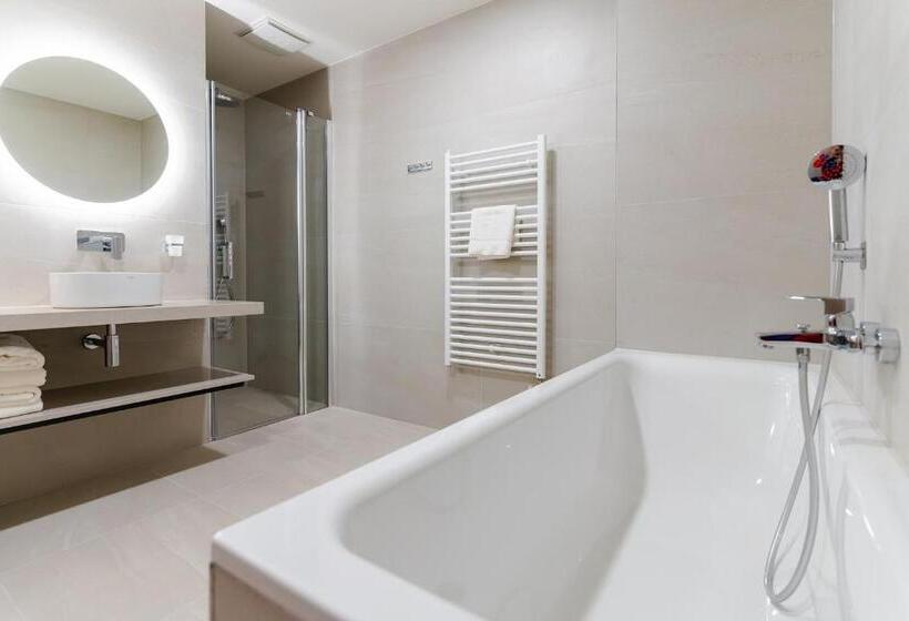 شقة غرفتين, Spa & Wellness Hotel Fitak