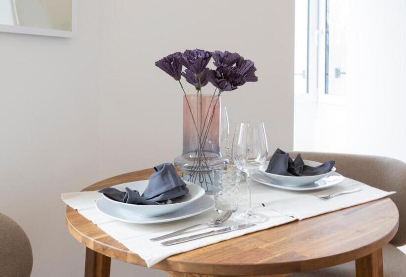 استودیوی سوپریور, Stayy The River Contactless Check In