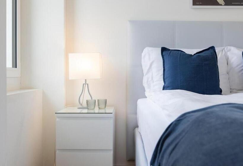 استودیوی سوپریور, Stayy The River Contactless Check In