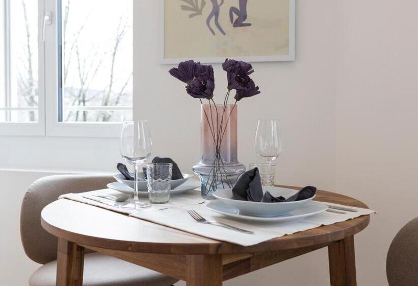 استودیوی سوپریور, Stayy The River Contactless Check In