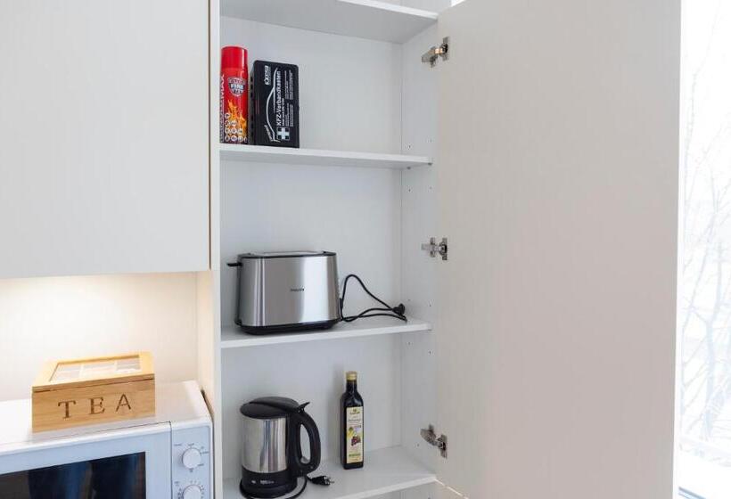 استودیوی سوپریور, Stayy The River Contactless Check In