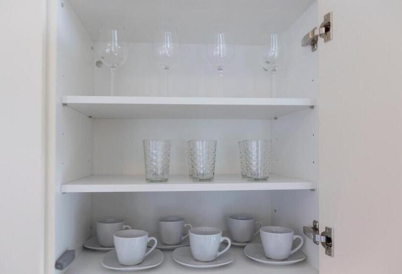 استودیوی سوپریور, Stayy The River Contactless Check In