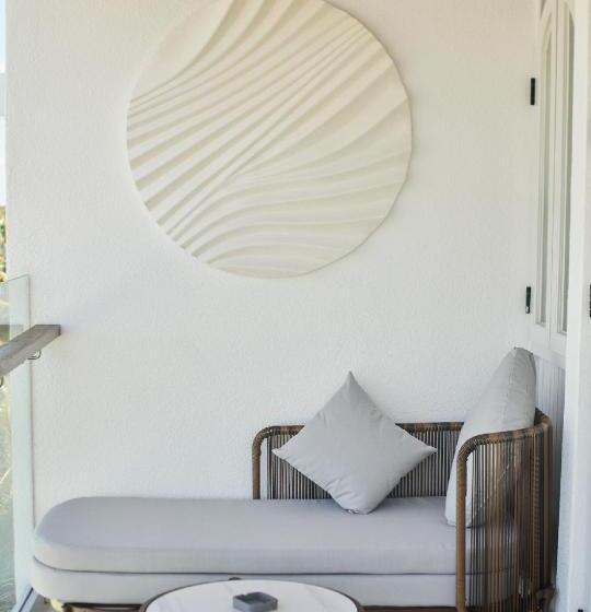 اتاق لوکس با بالکن و چشم‌انداز دریا, Stone Hotels Dhiffushi