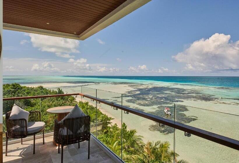 اتاق لوکس با بالکن و چشم‌انداز دریا, Stone Hotels Dhiffushi