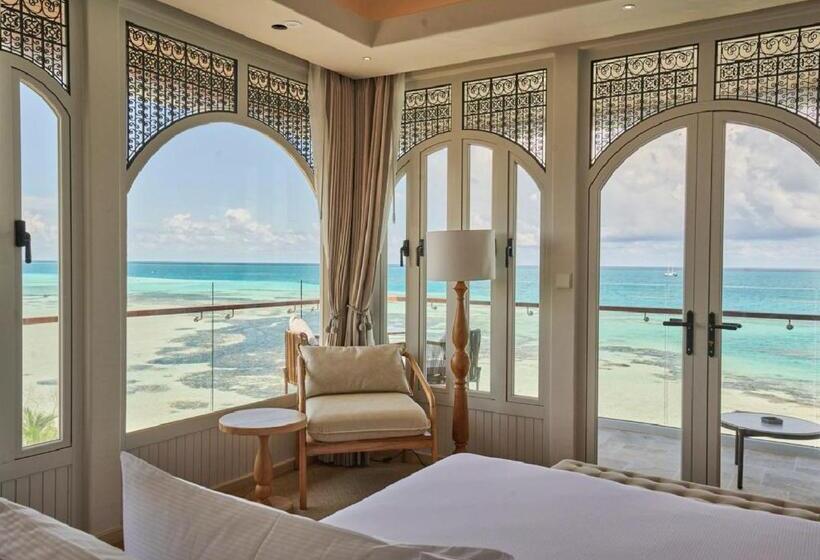 اتاق لوکس با بالکن و چشم‌انداز دریا, Stone Hotels Dhiffushi