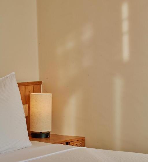 اتاق لوکس با چشم‌انداز دریا, Stone Hotels Dhiffushi