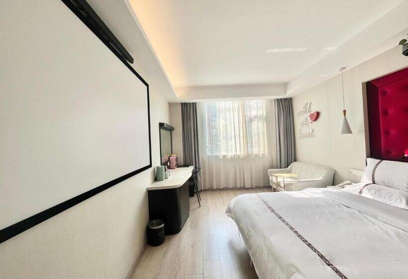 带特大床的豪华房间, Tianshui Times Hotel Zhangjiagang