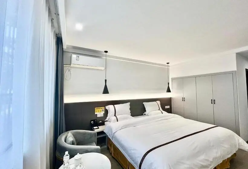 キングサイズベッドのデラックスルーム, Tianshui Times Hotel Zhangjiagang