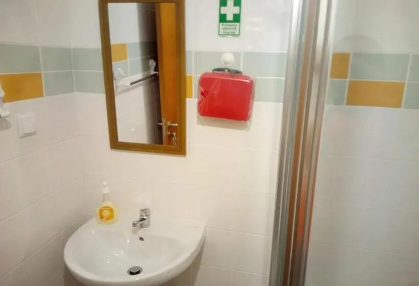 スタンダードルーム, Costa S Lodging, 5min To The Airport, Shared Room For 2 People, Shuttle Service Available