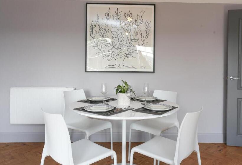 דירת שני חדרים, Arlington House, Central Apartmant