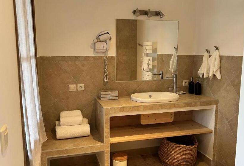 Номер Стандарт Вид на Сад, Château Du Beugnon