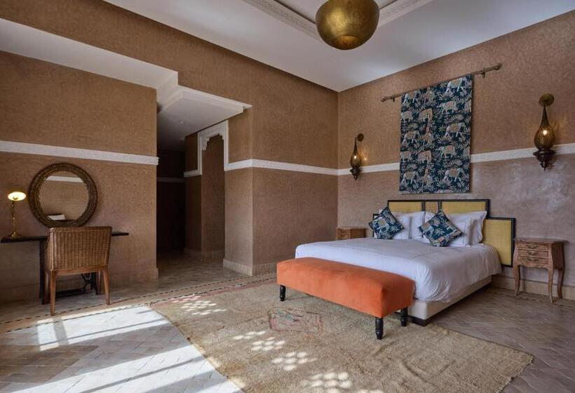 اتاق استاندارد, The Levantine