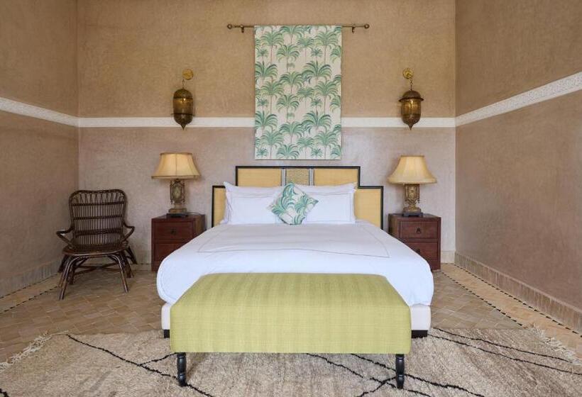 اتاق استاندارد, The Levantine