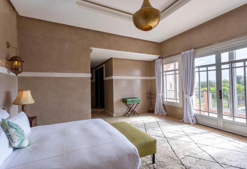 اتاق استاندارد, The Levantine