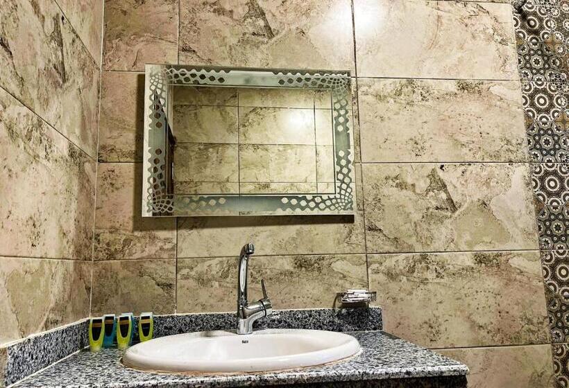 اتاق لوکس چهار تخته, Golden Grand Egyptian Museum Inn