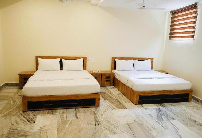 غرفة ديلوكس عائلية, Kalanad Residency