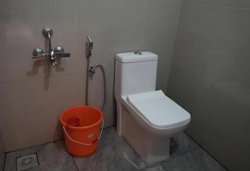Perhehuone, Kalanad Residency