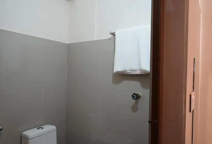 Perhehuone, Kalanad Residency