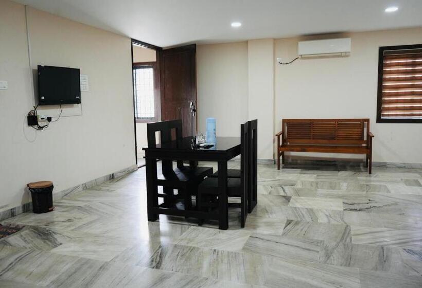 غرفة عائلية, Kalanad Residency