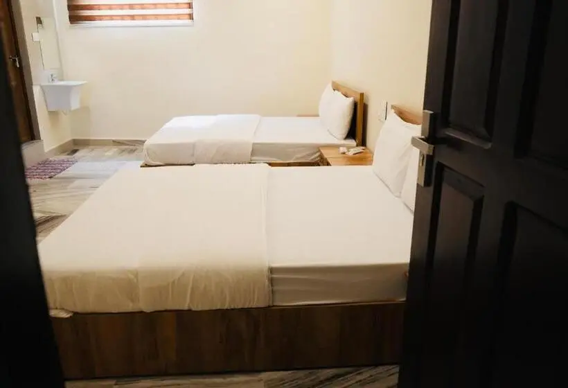 Perhehuone, Kalanad Residency