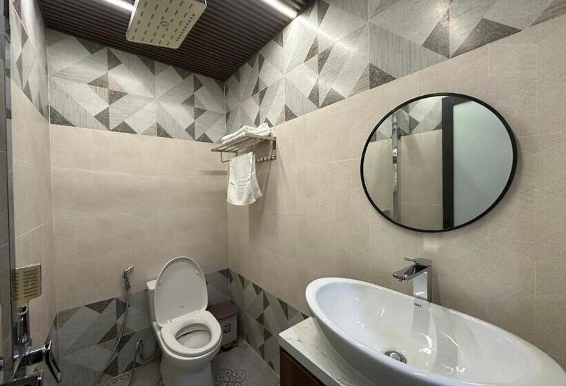 اتاق سوپریور خانوادگی, Thien Han Phat