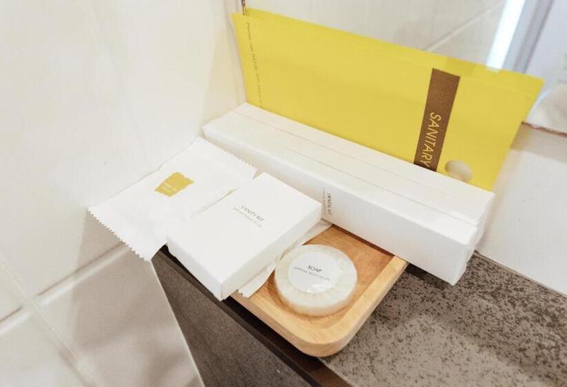 חדר סטנדרט לשלושה עם נוף לבריכה, Phu Sakon Ville