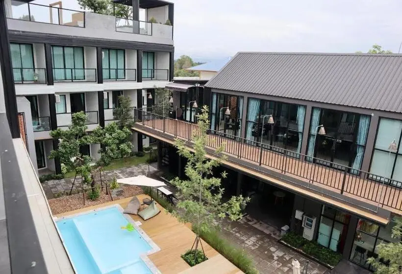 バルコニー付きシングルスタンダードルーム, Phu Sakon Ville