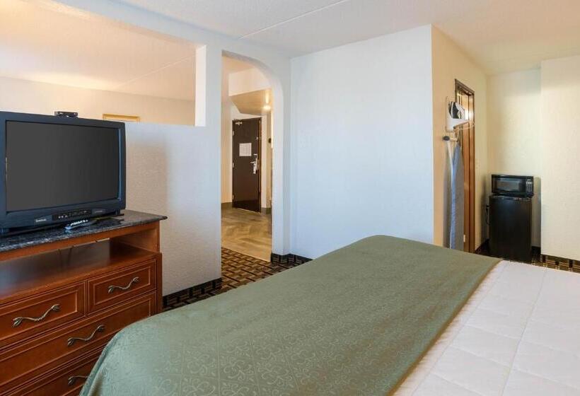 스위트 킹사이즈 침대, Quality Inn