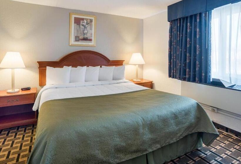 스위트 킹사이즈 침대, Quality Inn