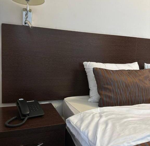 اتاق اکونومی, Tanzharyk