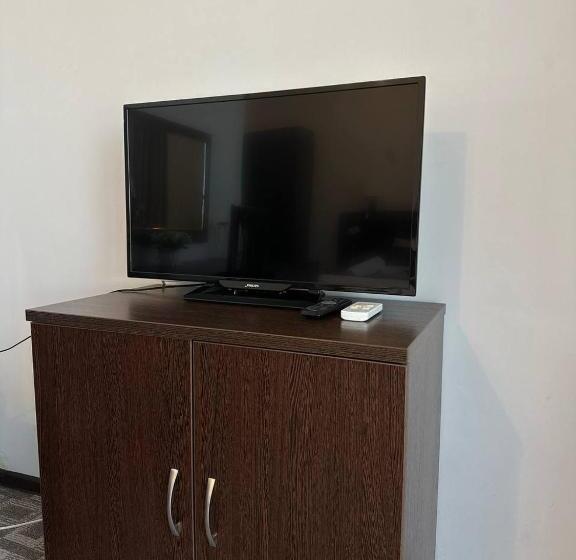 اتاق استاندارد سه نفره, Tanzharyk