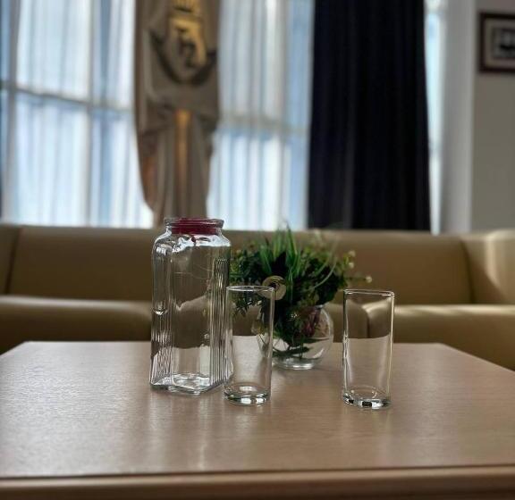 مجموعه ویستا شهر, Tanzharyk