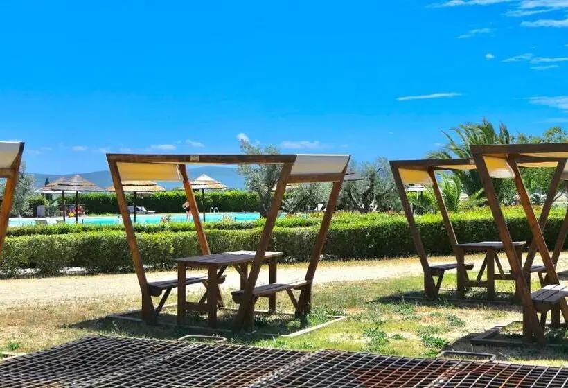 バルコニー付き1ベッドルームアパートメント, Isa Apartments 5 Beds, First Floor With Private Outdoor Area, In Residence With Swimming Pool